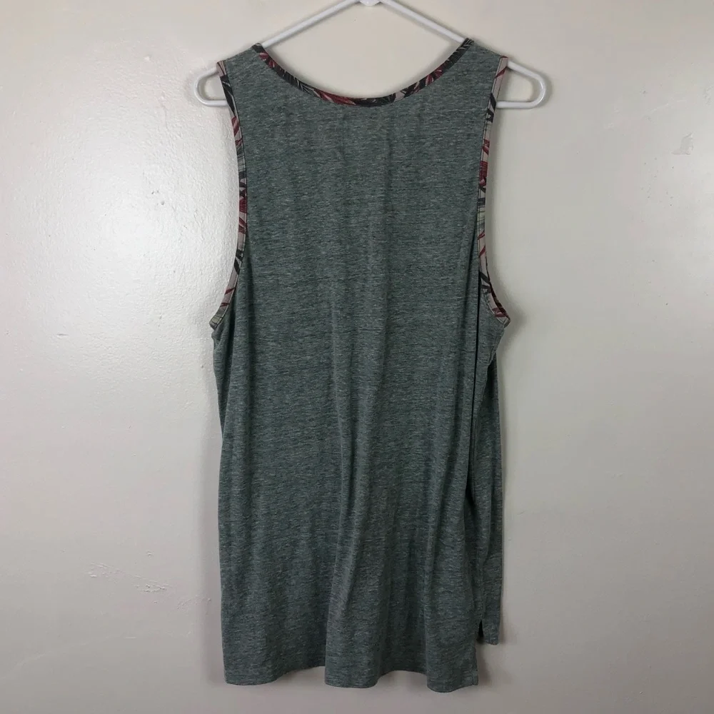 On the Byas Stylish Tank Top - Picture 3 of 4
